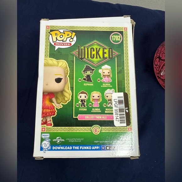 Lot of Wicked the movie Toys. Funko Pop Glinda, bead set, journal, glass globe - Picture 8 of 8